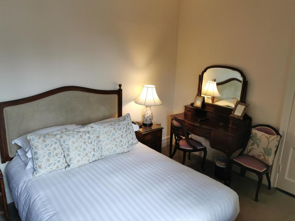 Waterford Castle Hotel & Golf Resort Ballinakill  Extérieur photo